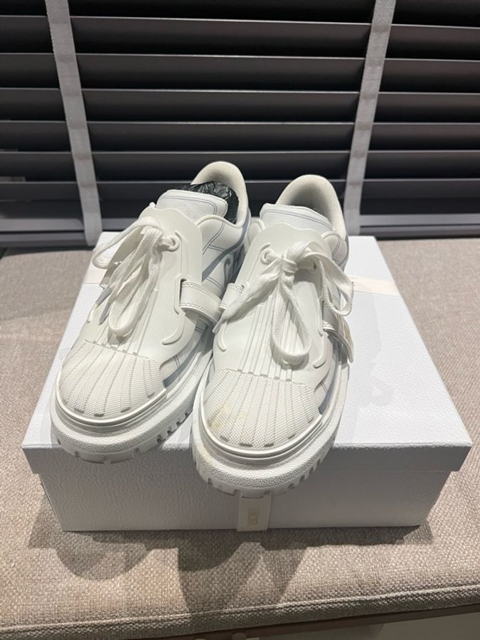 Dior 春夏最新貝殼鞋-3