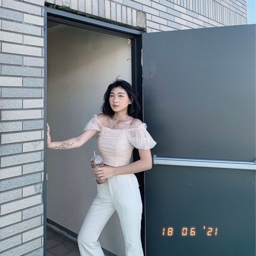 H&M 粉紗泡泡袖上衣(可拉一字領)-4