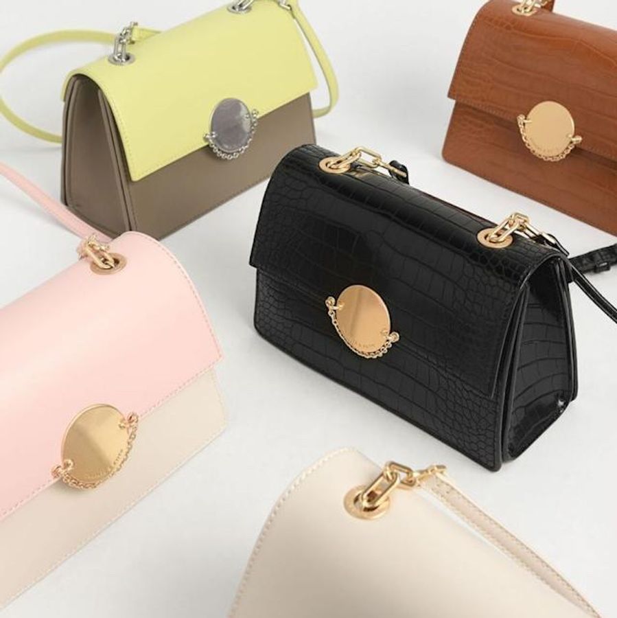 J'aime Store ✵ Charles & Keith 小CK - 經典 細鍊 金屬圓牌 肩背包 鱷魚紋 動物紋-0