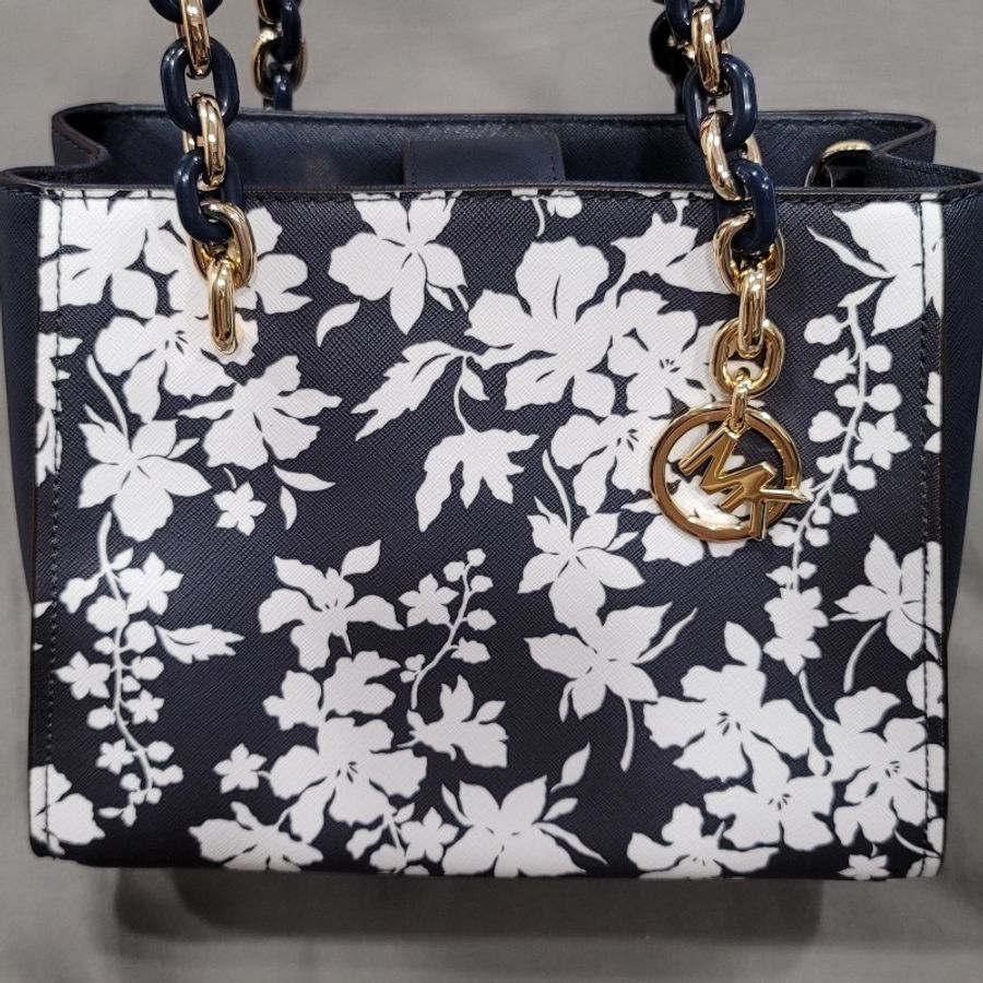Michael Kors 海軍藍花卉印花雙肩包-14