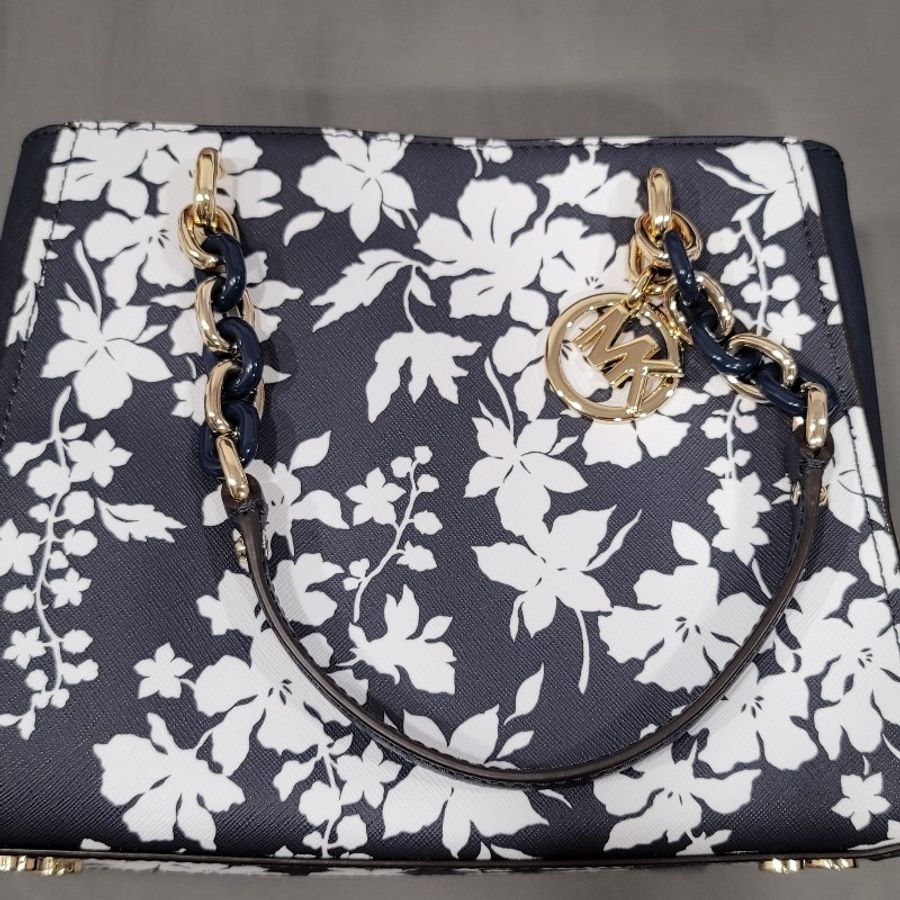 Michael Kors 海軍藍花卉印花雙肩包-18