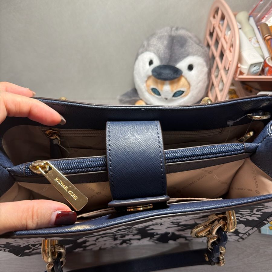Michael Kors 海軍藍花卉印花雙肩包-10