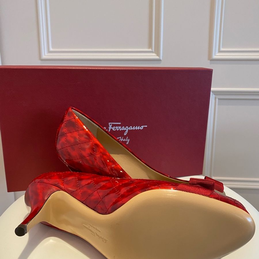 Salvatore Ferragamo 經典Carla 蝴蝶結跟鞋-2