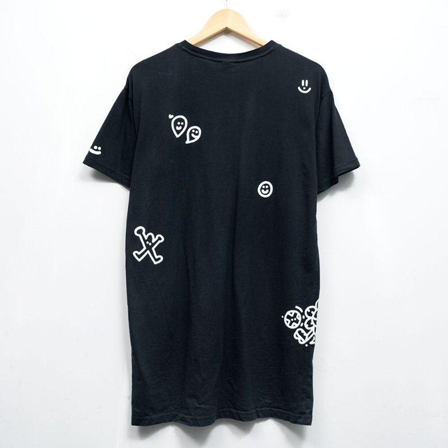 【林采欣私服】PUMA X MR DOODLE 塗鴉長版 T 恤 + 米色格紋棉質長褲-4