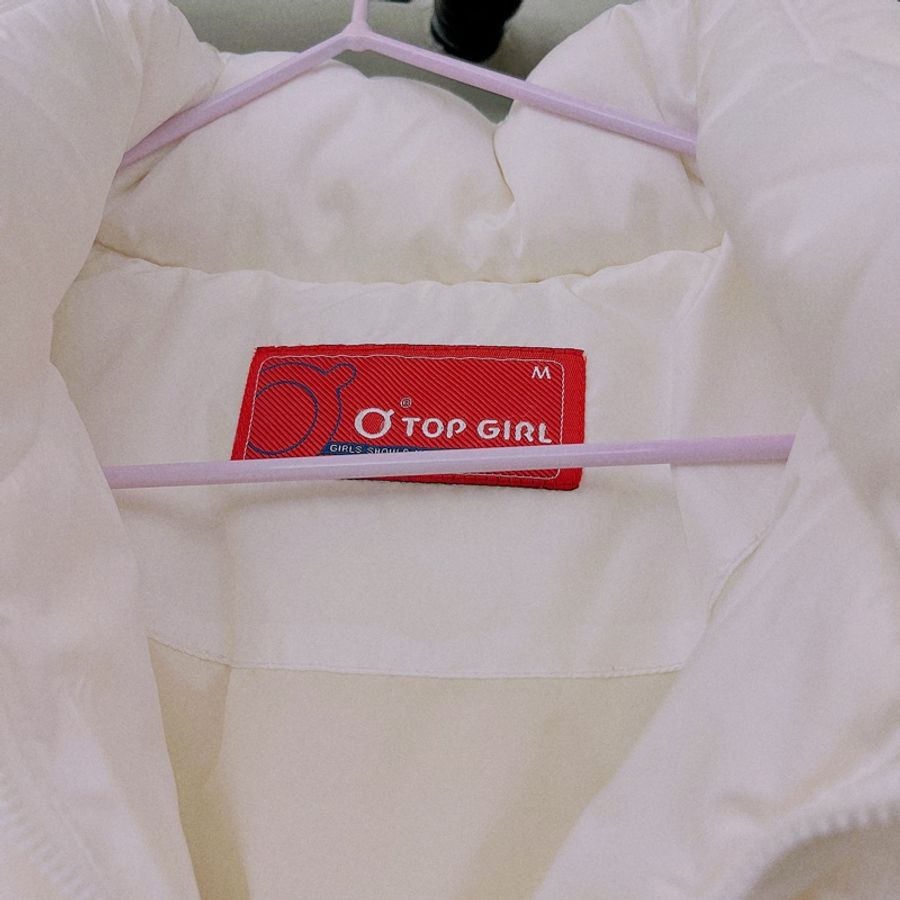 近全新Top girl 專櫃品牌白色羽絨服,連帽外套、短版羽絨外套-4