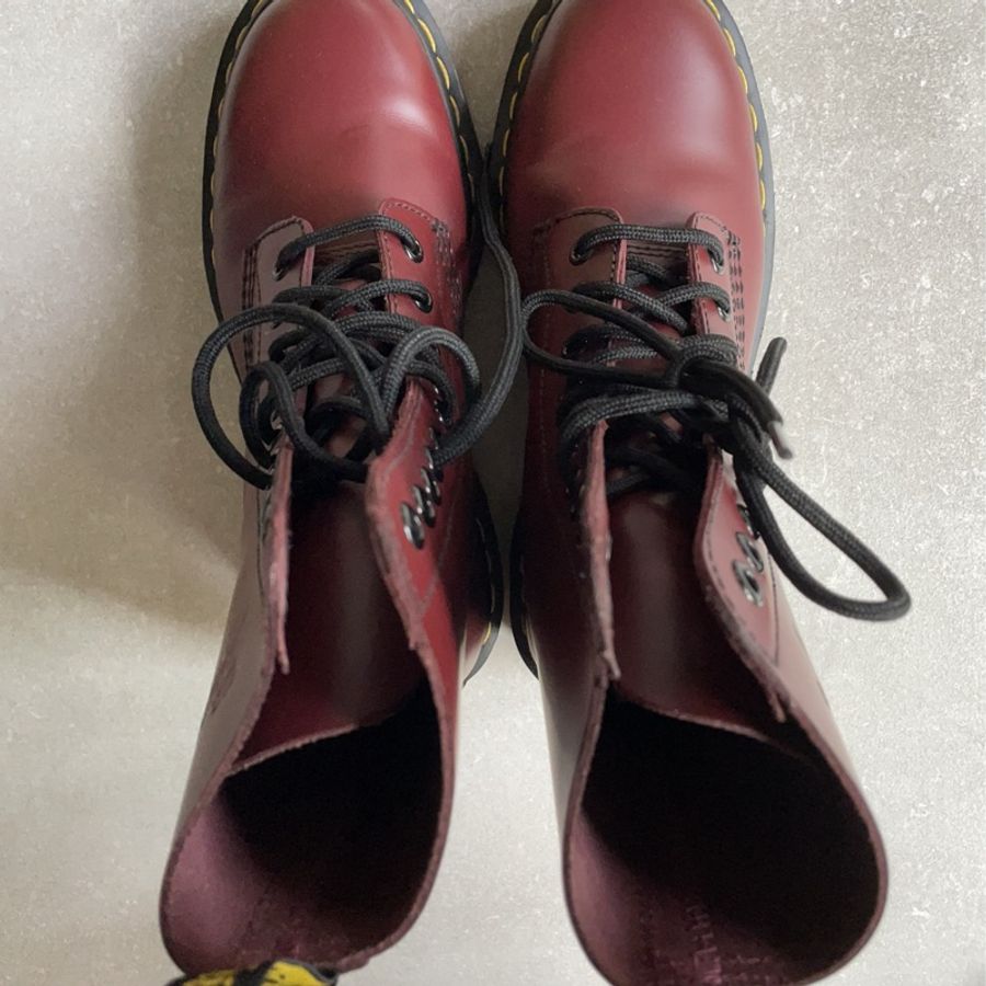 Dr.Martens 經典酒紅中筒靴 狀況極好-0