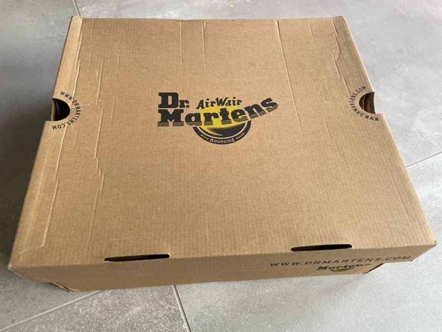 Dr.Martens 經典酒紅中筒靴 狀況極好-2