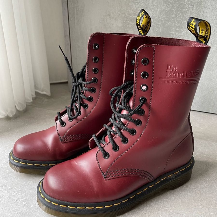 Dr.Martens 經典酒紅中筒靴 狀況極好-4