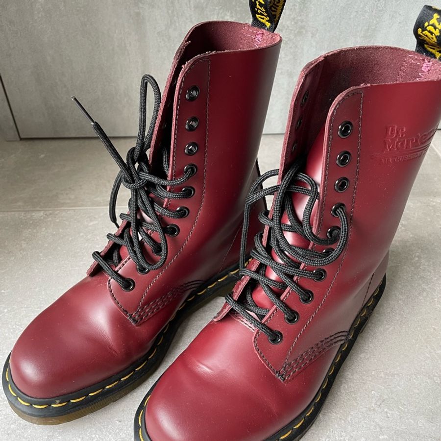 Dr.Martens 經典酒紅中筒靴 狀況極好-5
