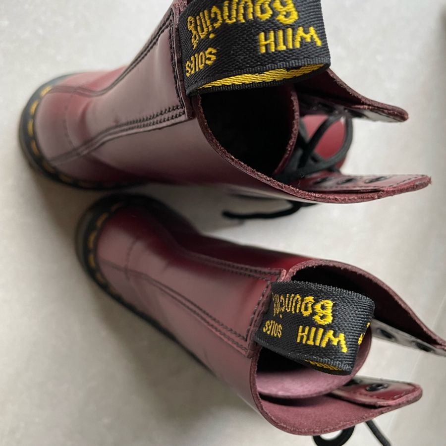 Dr.Martens 經典酒紅中筒靴 狀況極好-6