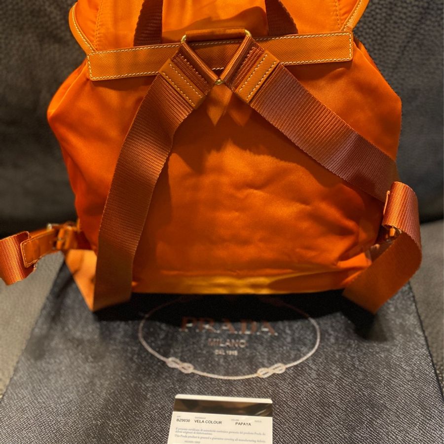 PRADA 尼龍後背包  銀色 磁扣雙口袋  -橘色 真品附保證卡卡-1