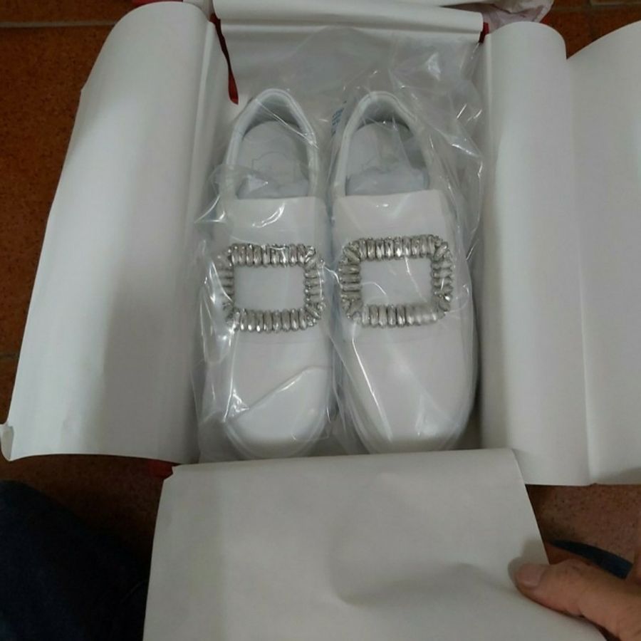 正韓水鑽真皮RV款超百搭小白鞋39號-1