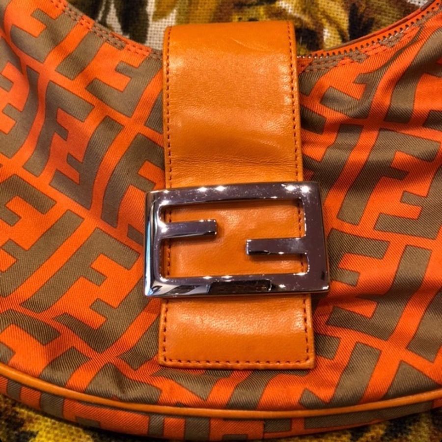 Fendi 尼龍腋下包-1