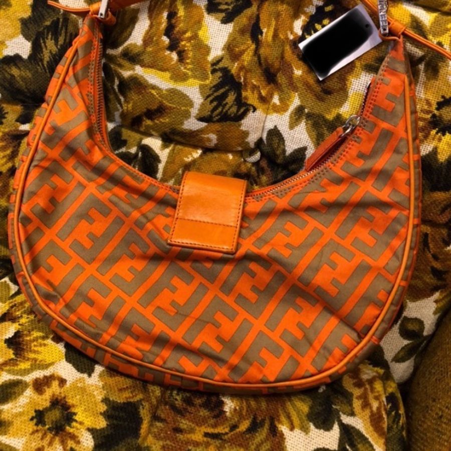 Fendi 尼龍腋下包-9