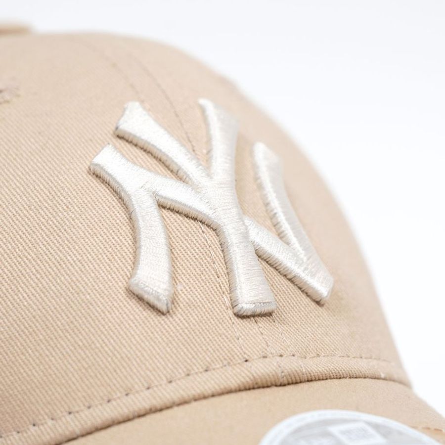 【劉方慈衣櫥開箱】NEW ERA 卡其色刺繡棒球帽-3