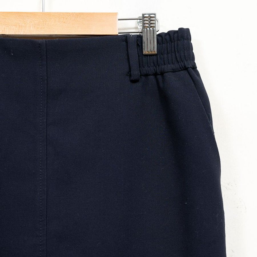 【許貴雅私服】MIXXO 深藍色素面鬆緊短裙-1