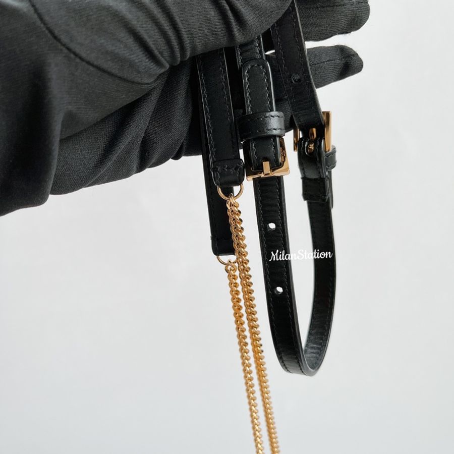 〈YSL〉黑金LOGO鏈帶可拆短夾腰包三用-6