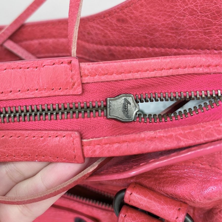 BALENCIAGA 巴黎世家 city 莓紅 全皮 小釦 手提包 肩背包 機車包-1