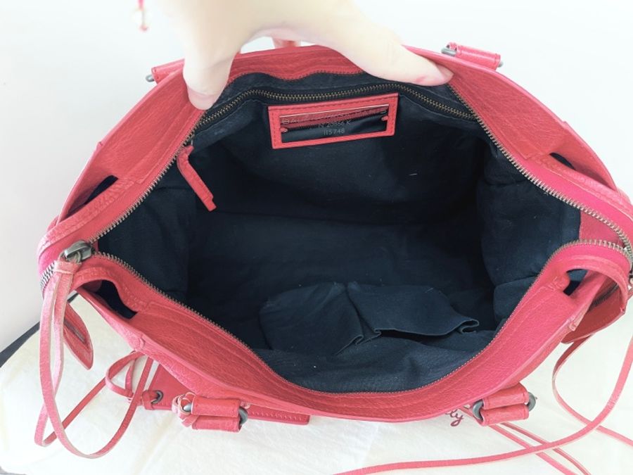 BALENCIAGA 巴黎世家 city 莓紅 全皮 小釦 手提包 肩背包 機車包-2