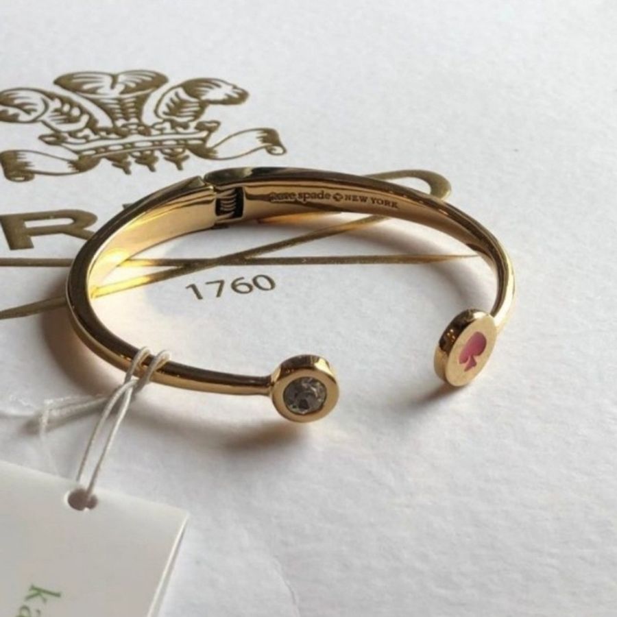 全新)Kate Spade ▪︎正品▪︎金色▪︎紅桃標誌▪︎鑽飾▪︎造型手環-1