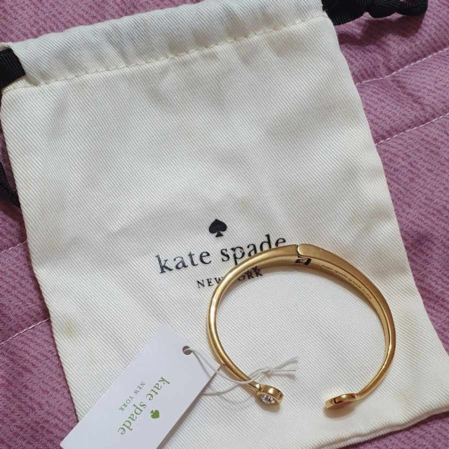 全新)Kate Spade ▪︎正品▪︎金色▪︎紅桃標誌▪︎鑽飾▪︎造型手環-3