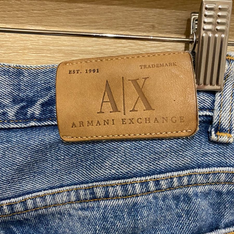 Armani經典淺色牛仔褲-4