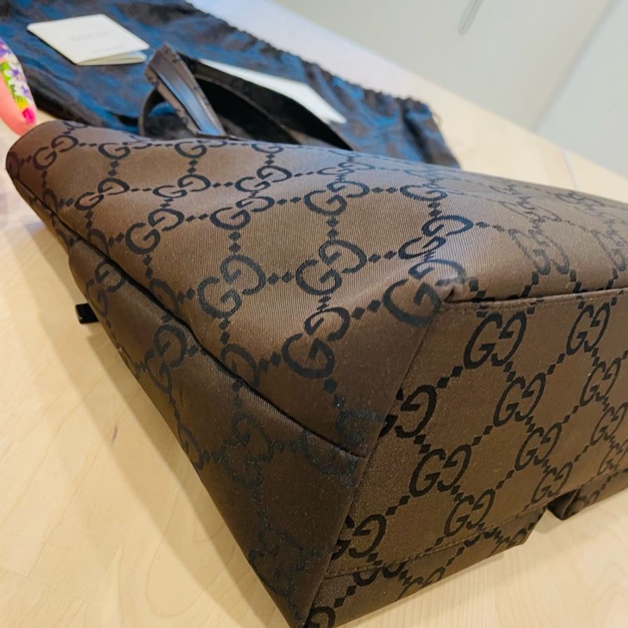 二手正品近全新Gucci 緹花托特包/手提包+🎁贈小熊絲巾(近全新/防潑水材質/滾皮邊)看圖看內文-10