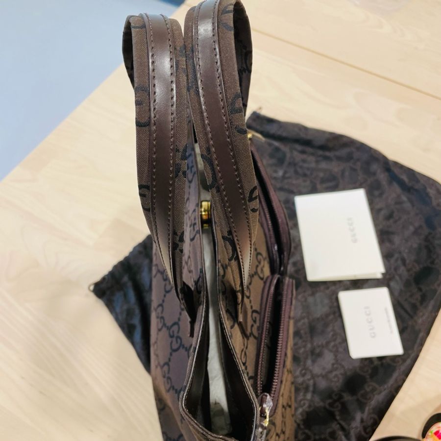 二手正品近全新Gucci 緹花托特包/手提包+🎁贈小熊絲巾(近全新/防潑水材質/滾皮邊)看圖看內文-13