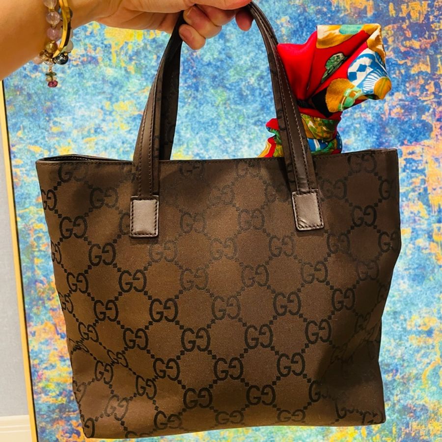 二手正品近全新Gucci 緹花托特包/手提包+🎁贈小熊絲巾(近全新/防潑水材質/滾皮邊)看圖看內文-6