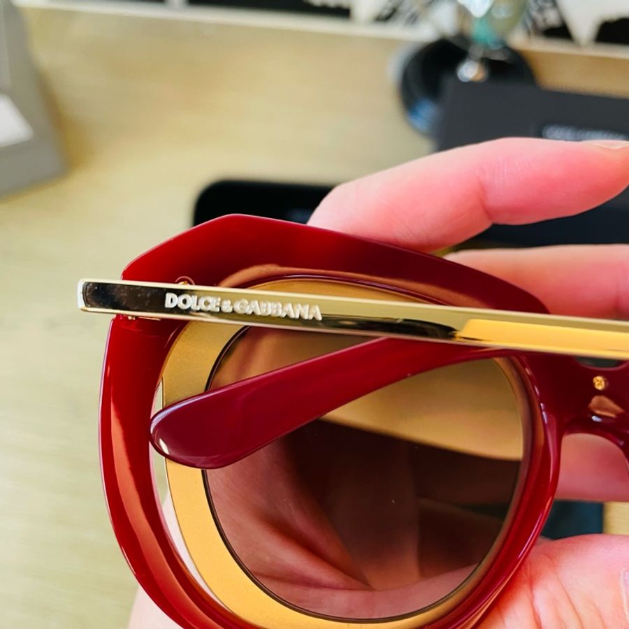 二手正品DOLCE & GABBANA 貓眼墨鏡(全配如圖、有試戴圖)看內文圖片-2