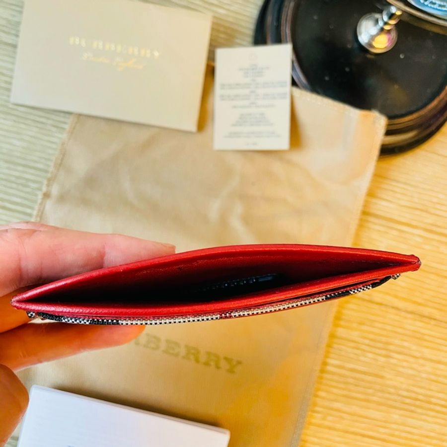 二手正品Burberry 紅色格紋小牛皮卡夾(附購卡/品牌卡/防塵套)看圖看內文-7