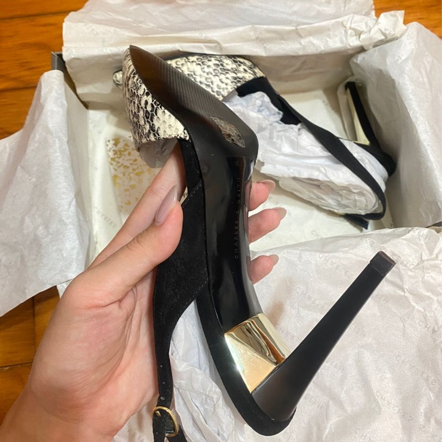 39號CHARLES & KEITH小ck 尖頭蛇紋露跟鞋-2