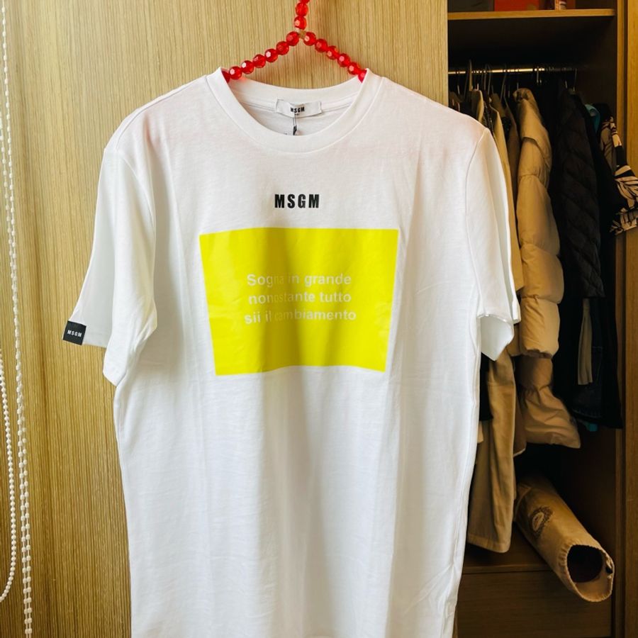 二手正品~近全新!MSGMT恤(義大利製14Y)適合S-M-4