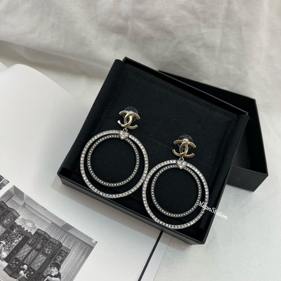 〈 CHANEL〉雙圈logo吊墜耳環-0
