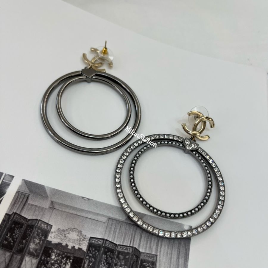 〈 CHANEL〉雙圈logo吊墜耳環-4