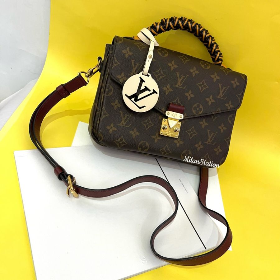 〈 LV〉限量款咖色老花編織手把郵差包-1
