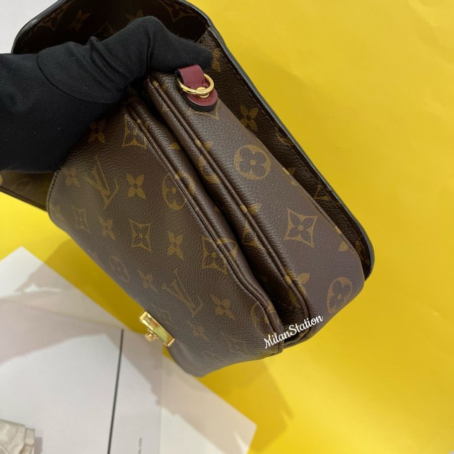 〈 LV〉限量款咖色老花編織手把郵差包-4