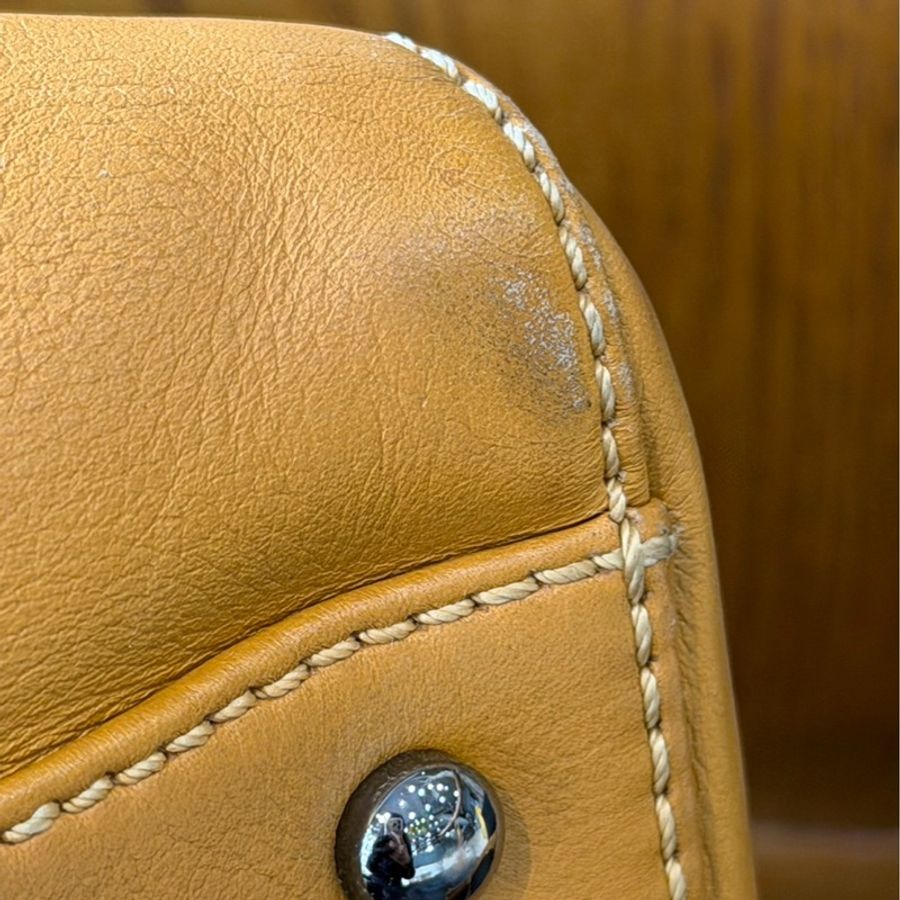 CHANEL 大logo小牛皮手提肩背包(牛奶糖色)_展示品 CH19000007-5