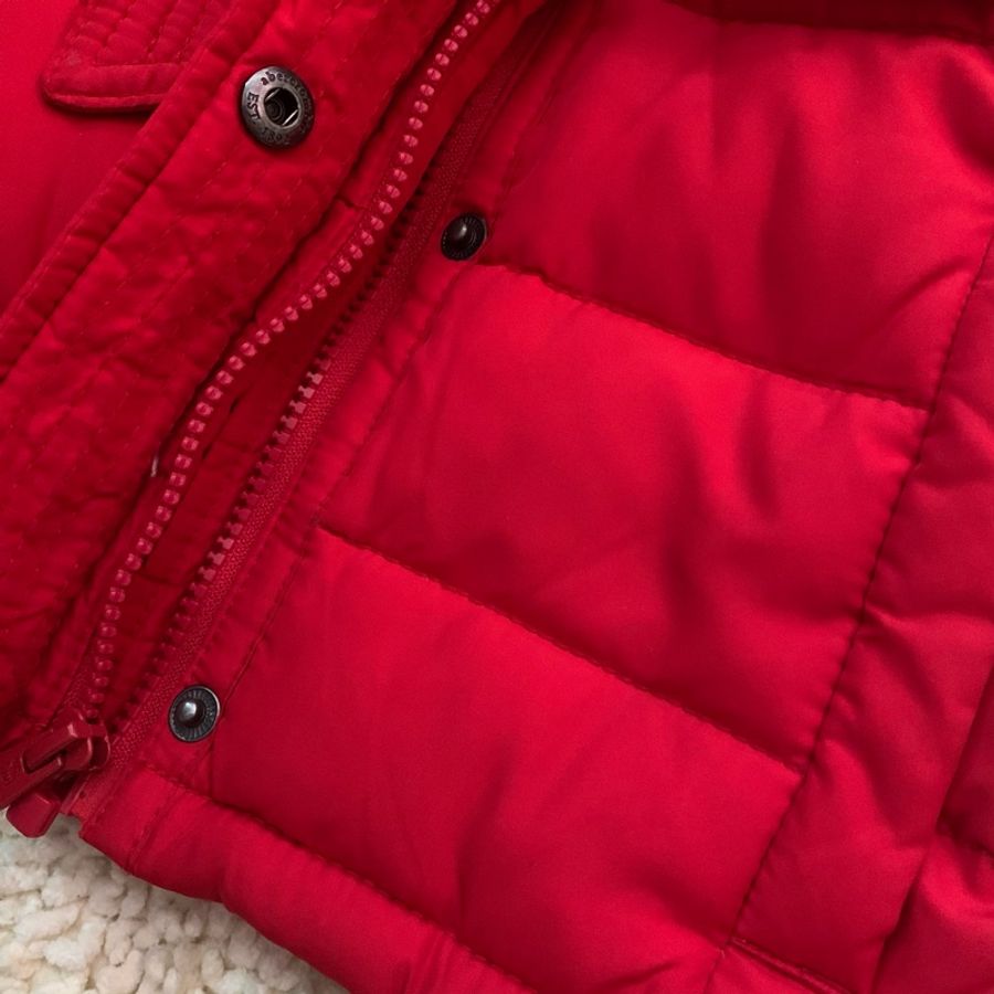 二手私物【Abercrombie】狀態極新 亮紅色羽絨短大衣 只穿過一~兩次 (買家未取貨重新刊登)-2