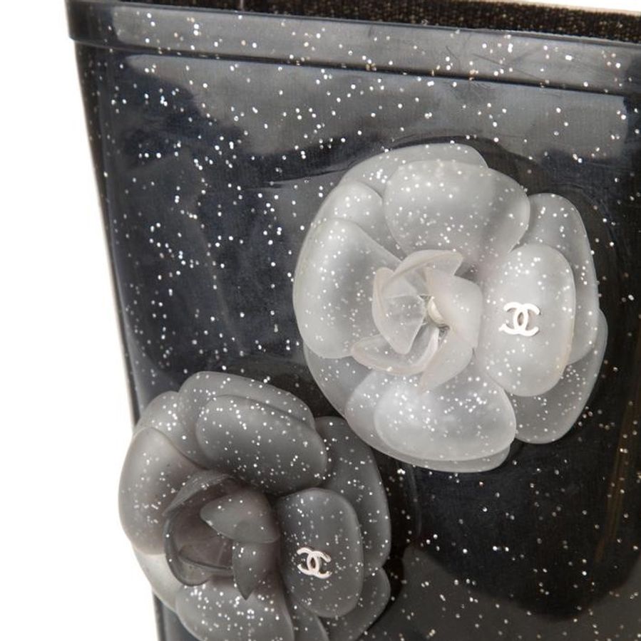 Chanel 經典山茶花雨鞋(38號)-0