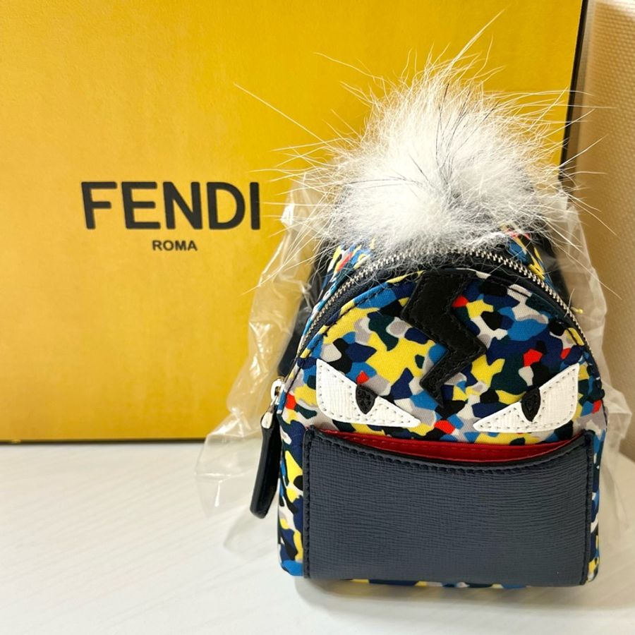 FENDI經典BUGS系列毛怪吊飾小廢包(全新)-0