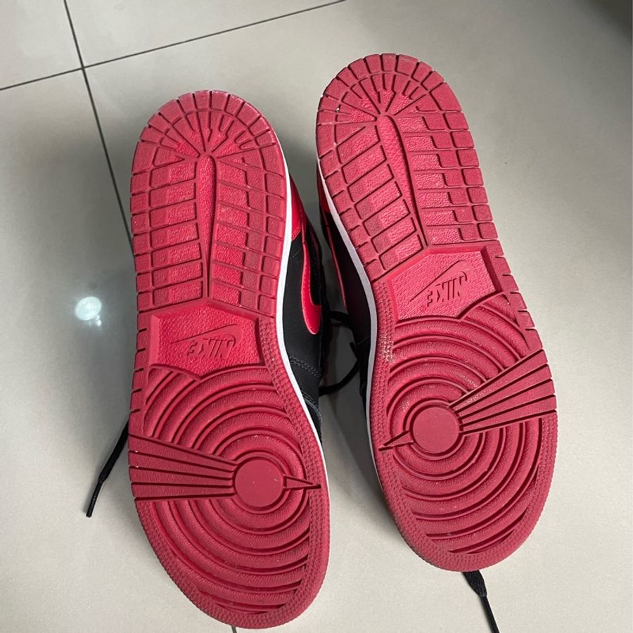 AIR JORDAN紅黑相間高筒鞋-2