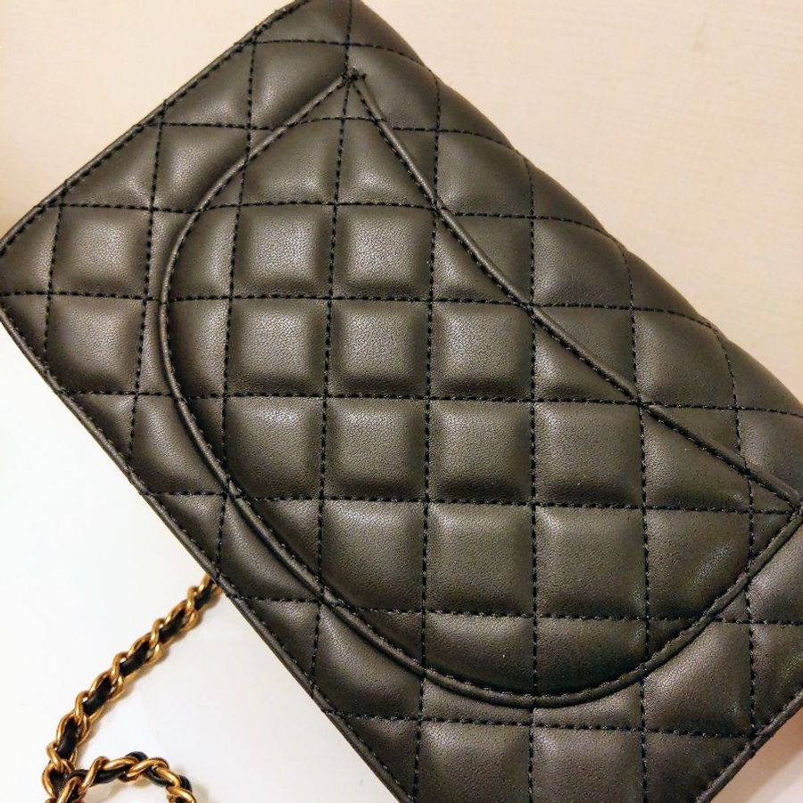 (客訂2件併單)Charles & Keith 黑色菱格紋絎縫手拿肩背鏈條包-3