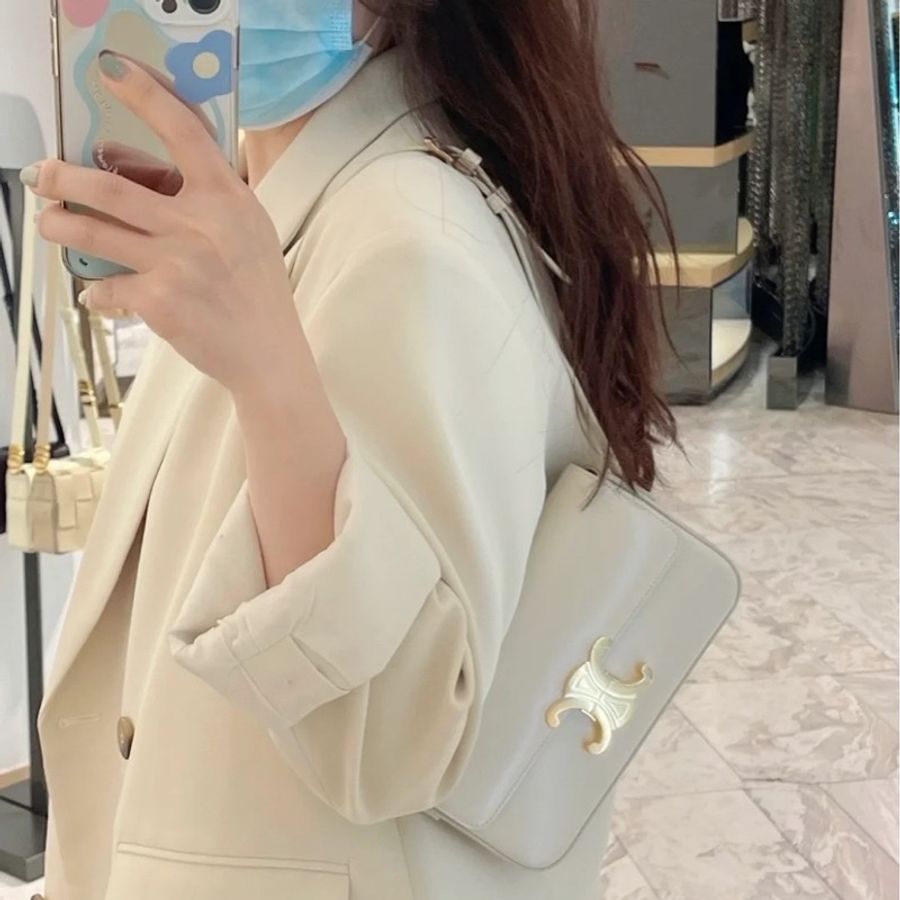 Celine Triomphe lvory 白腋下包-1