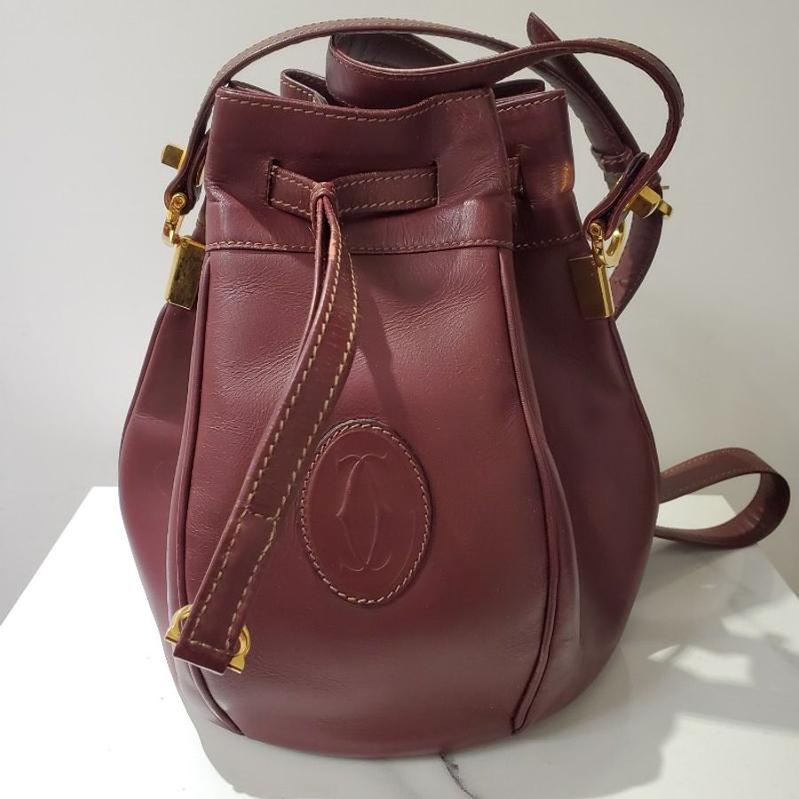🎀👜曼蒂二手精品👜🎀 Cartier 卡地亞波爾多紅抽繩小號mini水桶包-0