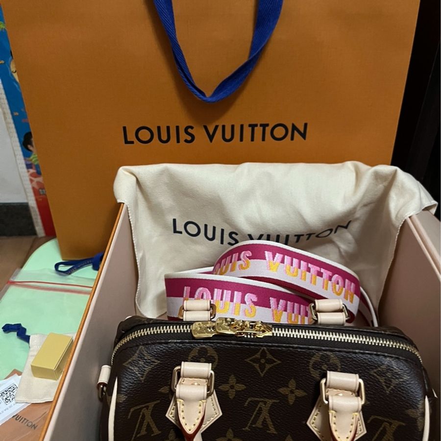 爆款 LV speedy 20 刺繡玫瑰桃紅肩帶$75000可議價-0
