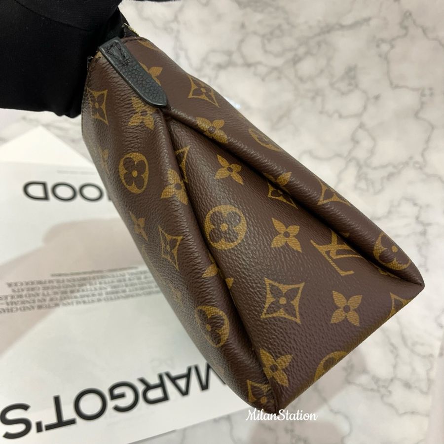 〈LV〉老花帆布拼黑色手拿包-5