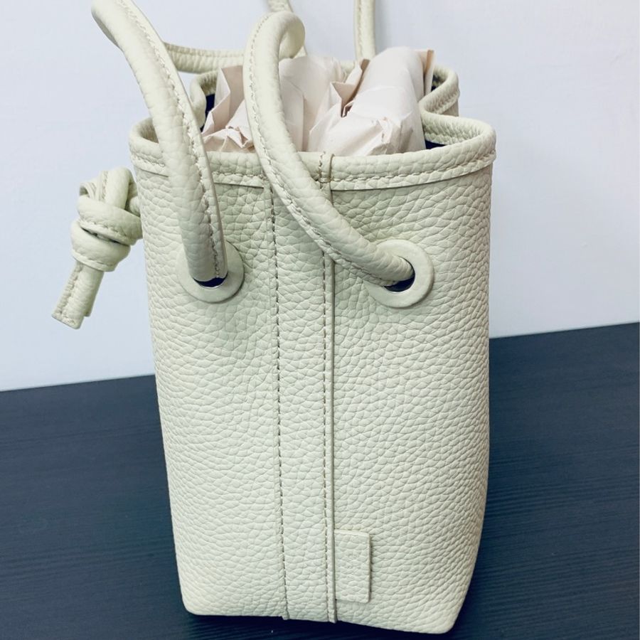 大家都在問的Vasic Bond mini mini 迷你皮質扭結水桶包-10
