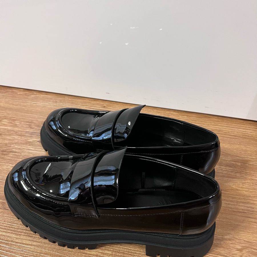 Zara漆皮樂福鞋-1