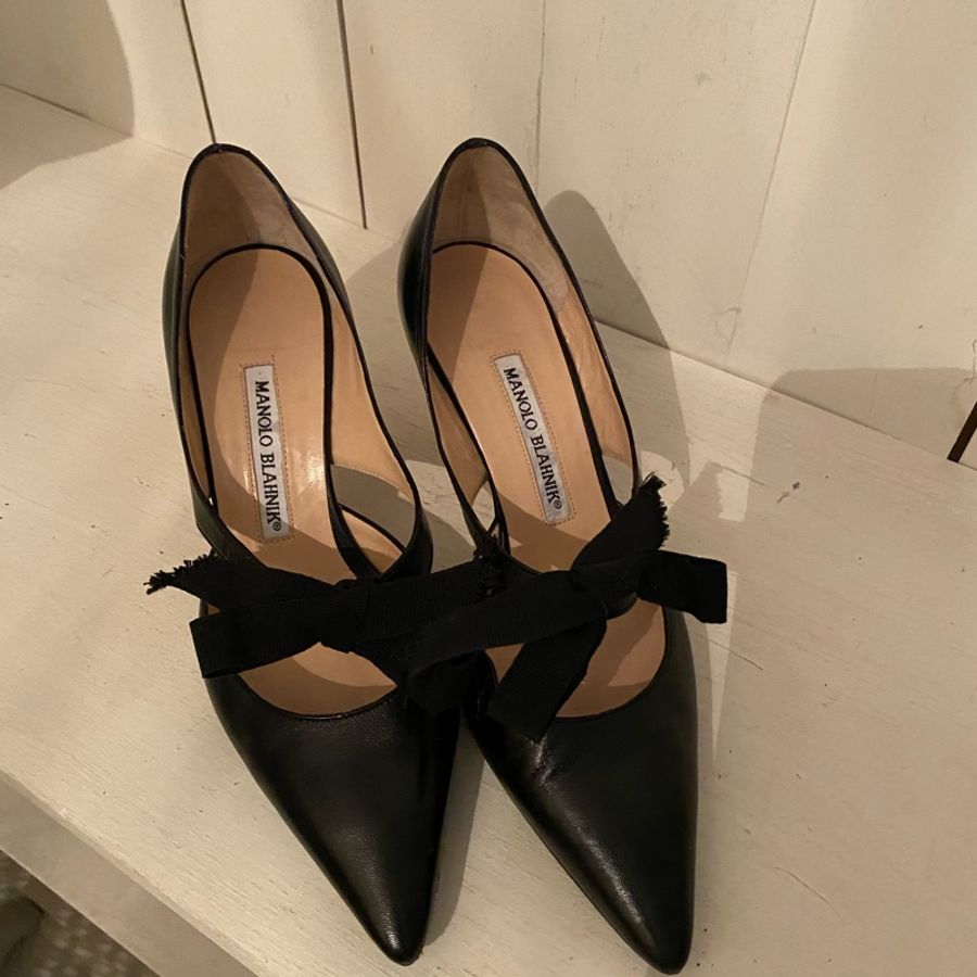 Manolo Blahnik 黑色牛皮高跟鞋-2